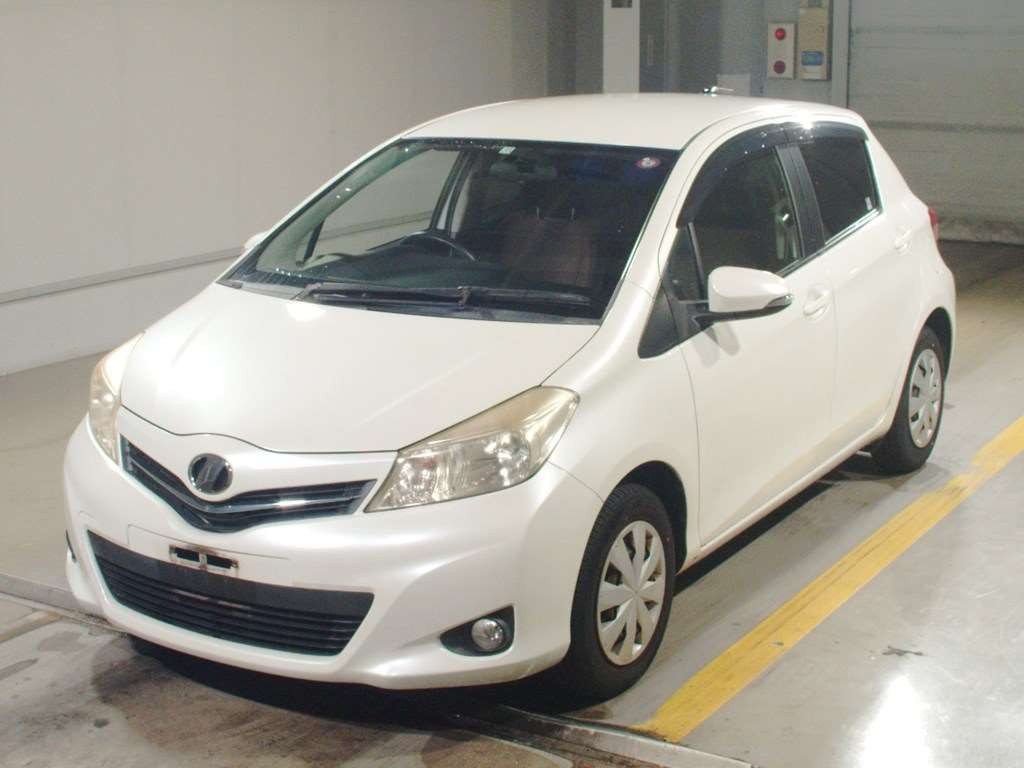 2011 Toyota Vitz NSP130[0]