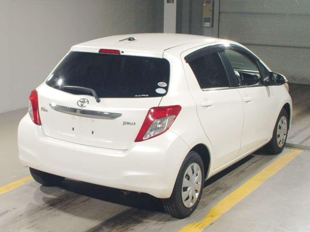 2011 Toyota Vitz NSP130[1]