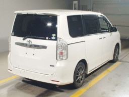 2014 Toyota Voxy