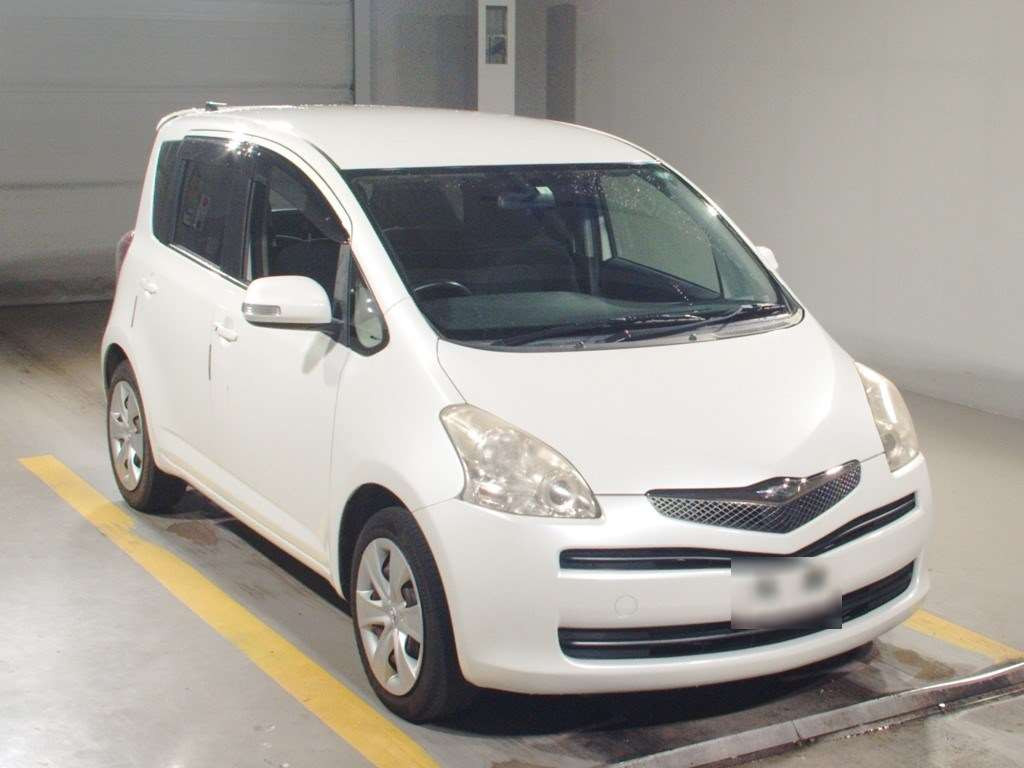 2010 Toyota Ractis NCP100[2]