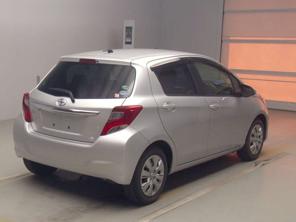 2015 Toyota Vitz NSP130[1]