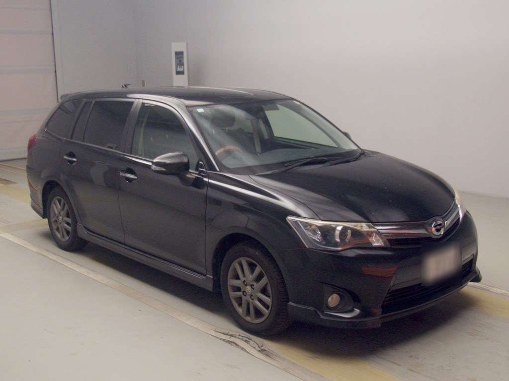 2015 Toyota Corolla Fielder NZE161G[2]