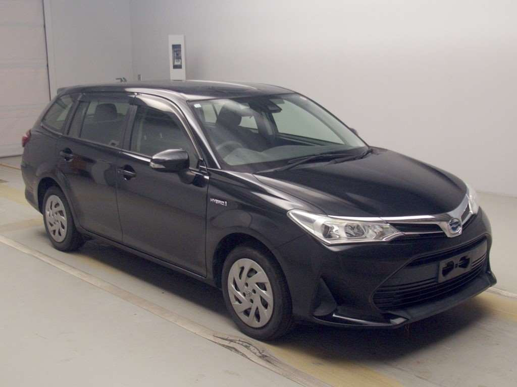 2018 Toyota Corolla Fielder NKE165G[2]