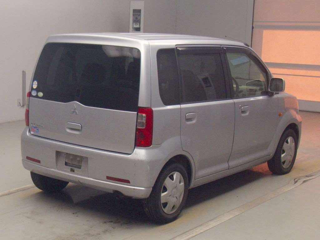 2005 Mitsubishi eK Wagon H81W[1]