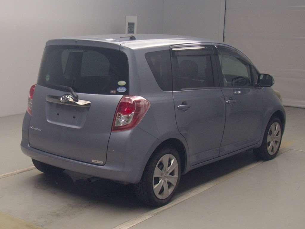 2009 Toyota Ractis SCP100[1]