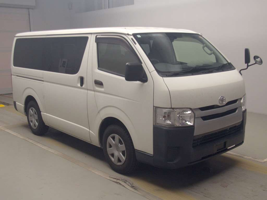 2017 Toyota Hiace Van TRH200V[2]