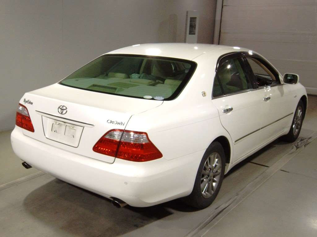 2007 Toyota Crown GRS180[1]