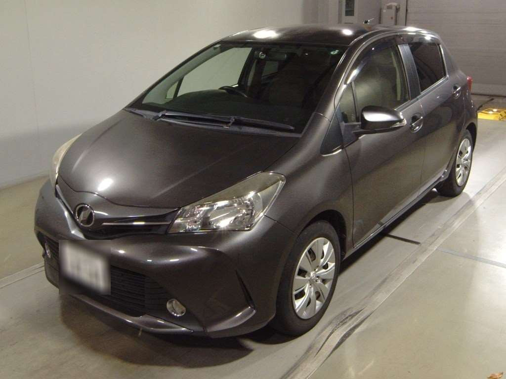 2014 Toyota Vitz NSP130[0]