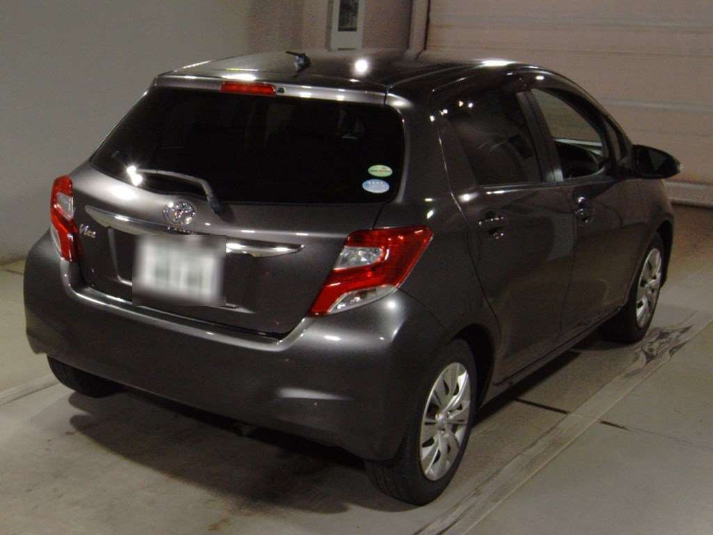 2014 Toyota Vitz NSP130[1]