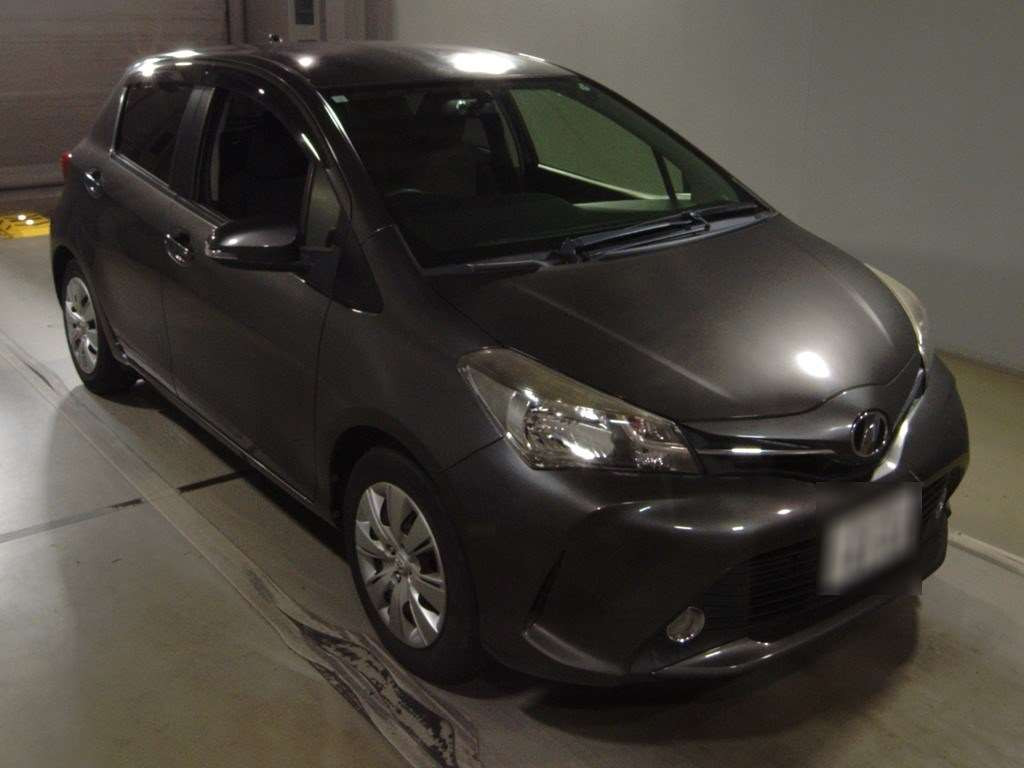 2014 Toyota Vitz NSP130[2]