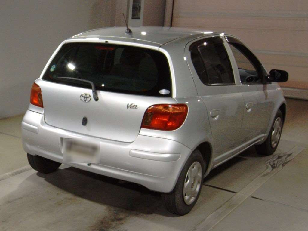 2004 Toyota Vitz SCP10[1]