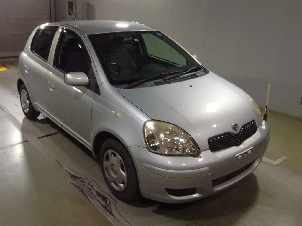 2004 Toyota Vitz SCP10[2]