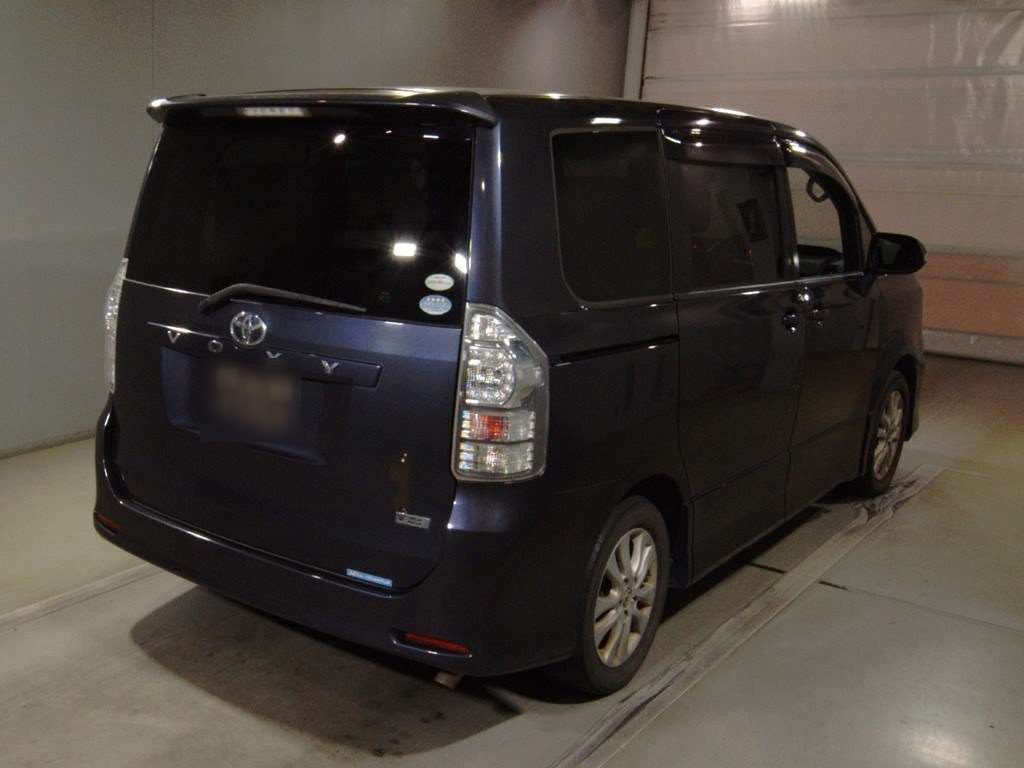 2012 Toyota Voxy ZRR70W[1]