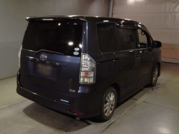 2012 Toyota Voxy