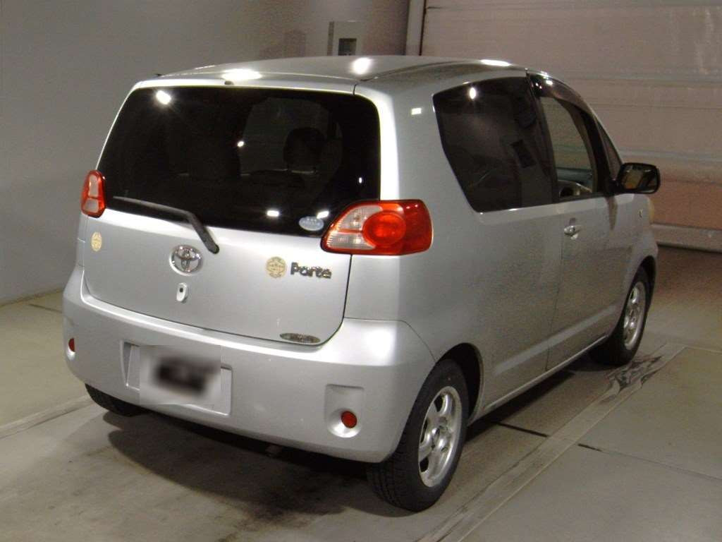 2005 Toyota Porte NNP10[1]