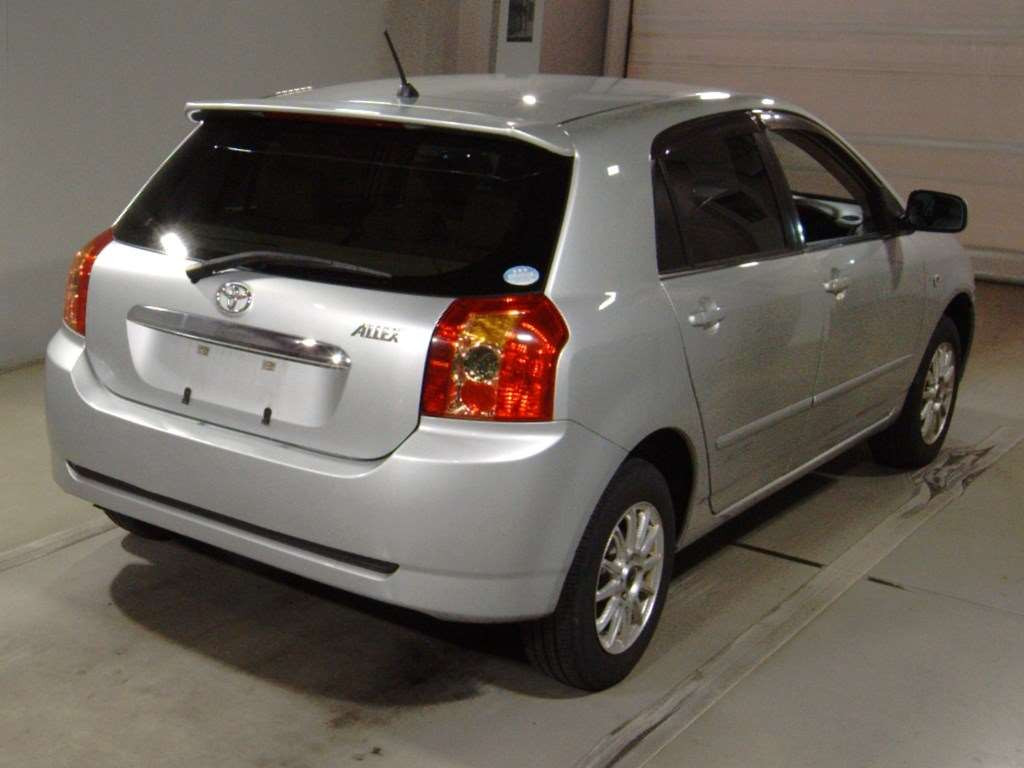 2006 Toyota Allex NZE124[1]