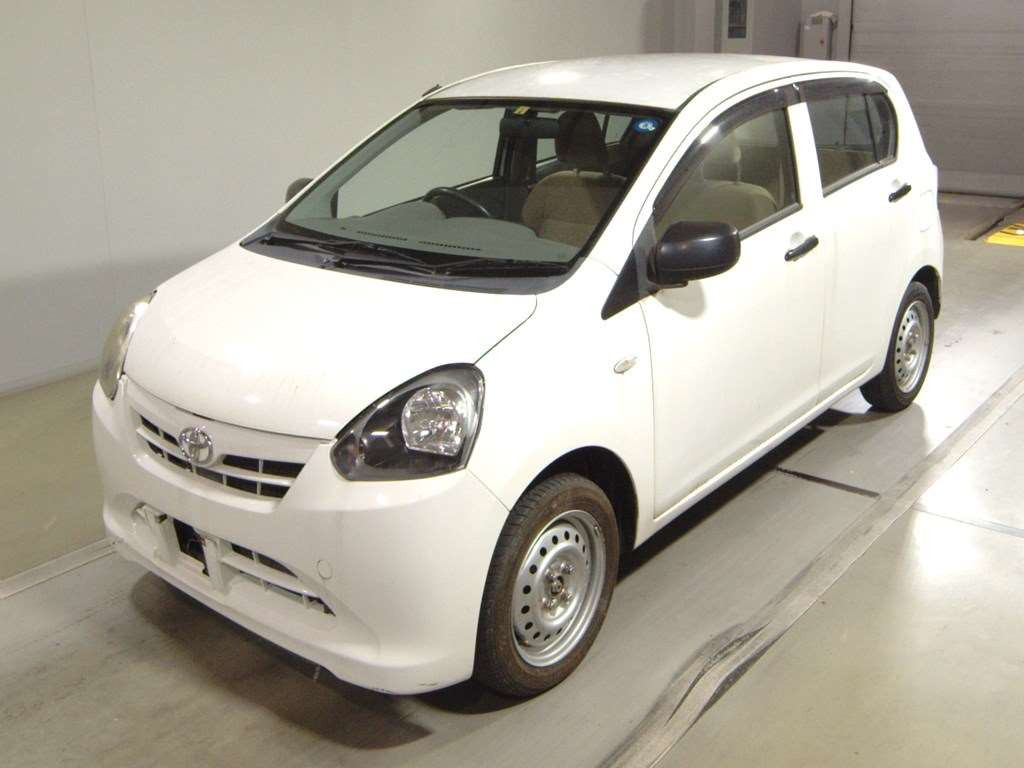 2013 Toyota Pixis Epoch LA300A[0]