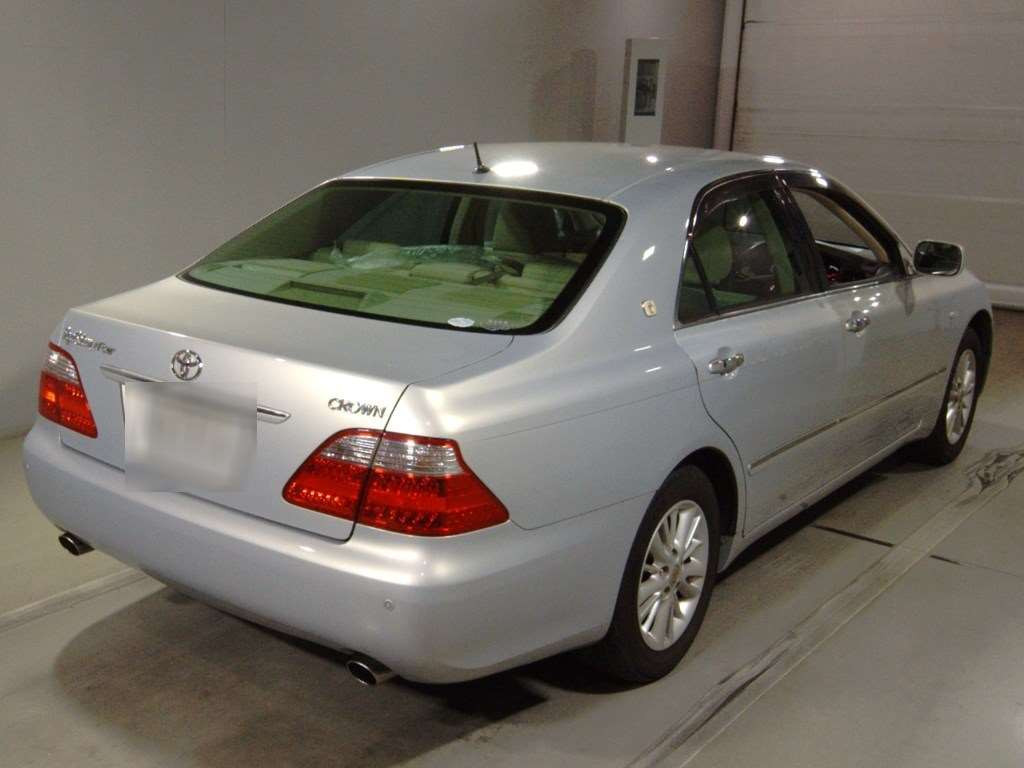 2005 Toyota Crown GRS183[1]