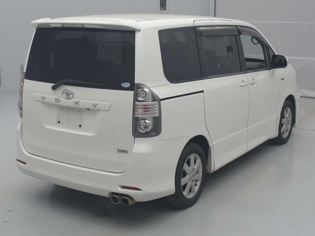 2007 Toyota Voxy ZRR70W[1]