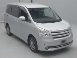 2009 Toyota Noah