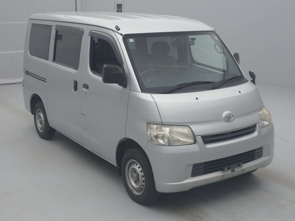 2017 Toyota Townace Van S412M[2]