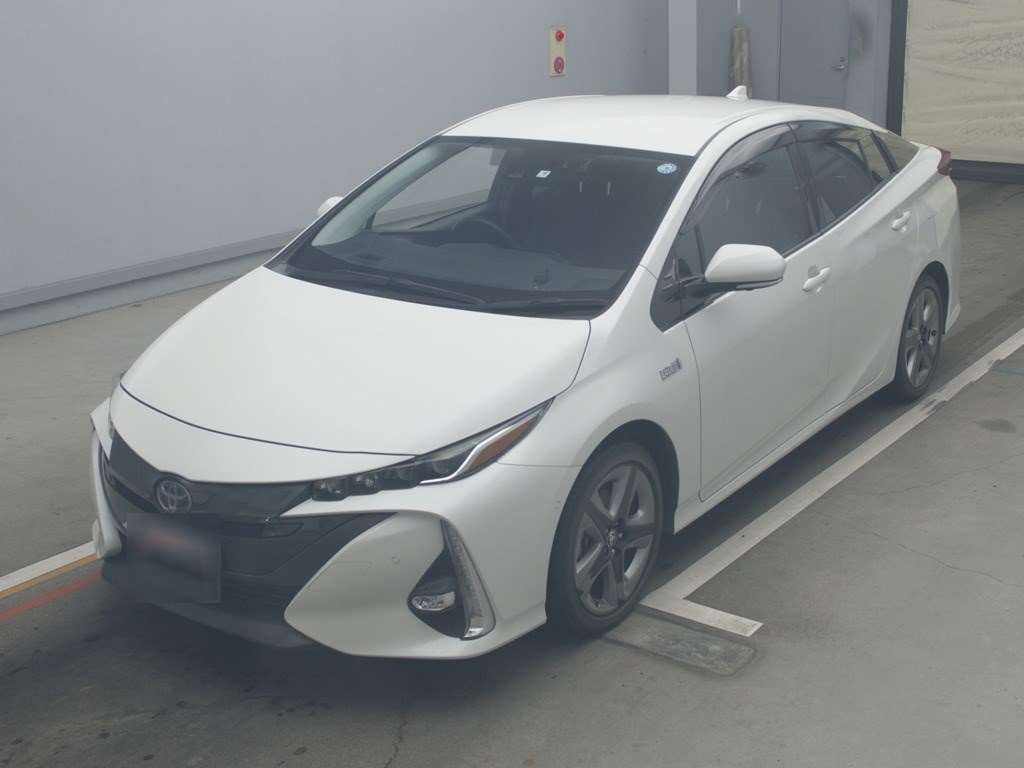 2019 Toyota Prius PHV ZVW52[0]