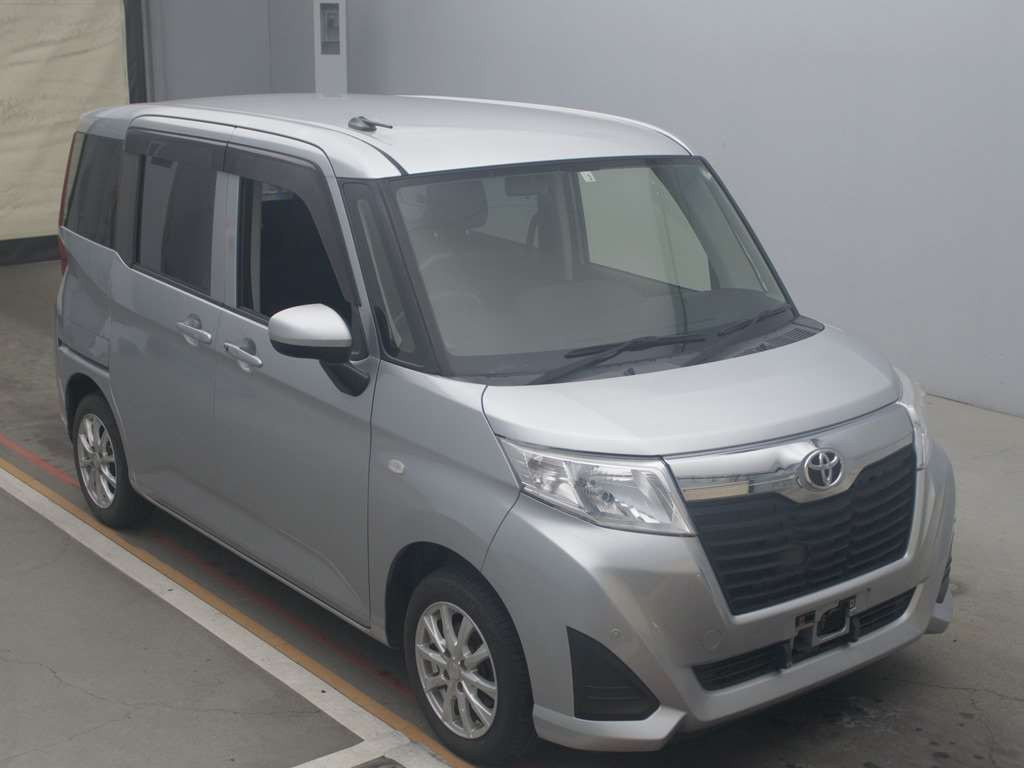 2018 Toyota Roomy M900A[2]