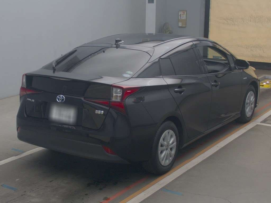 2019 Toyota Prius ZVW51[1]