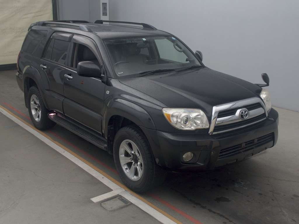 2005 Toyota Hilux Surf TRN215W[2]