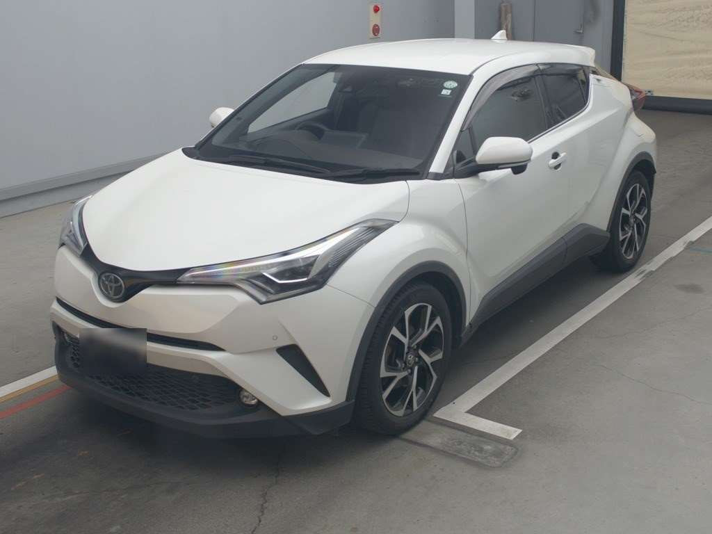 2020 Toyota C-HR NGX10[0]