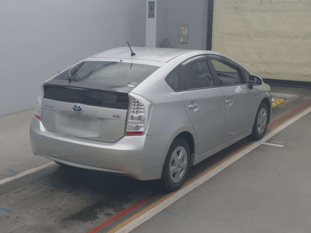 2010 Toyota Prius ZVW30[1]