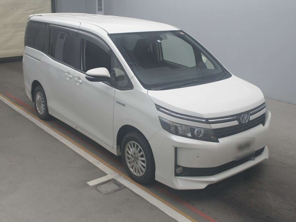 2015 Toyota Voxy ZWR80G[2]