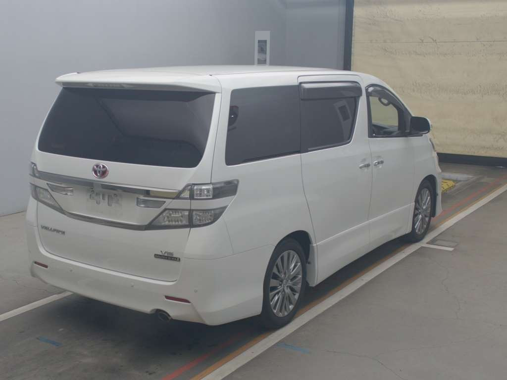 2013 Toyota Vellfire GGH20W[1]