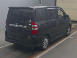 2011 Toyota Noah