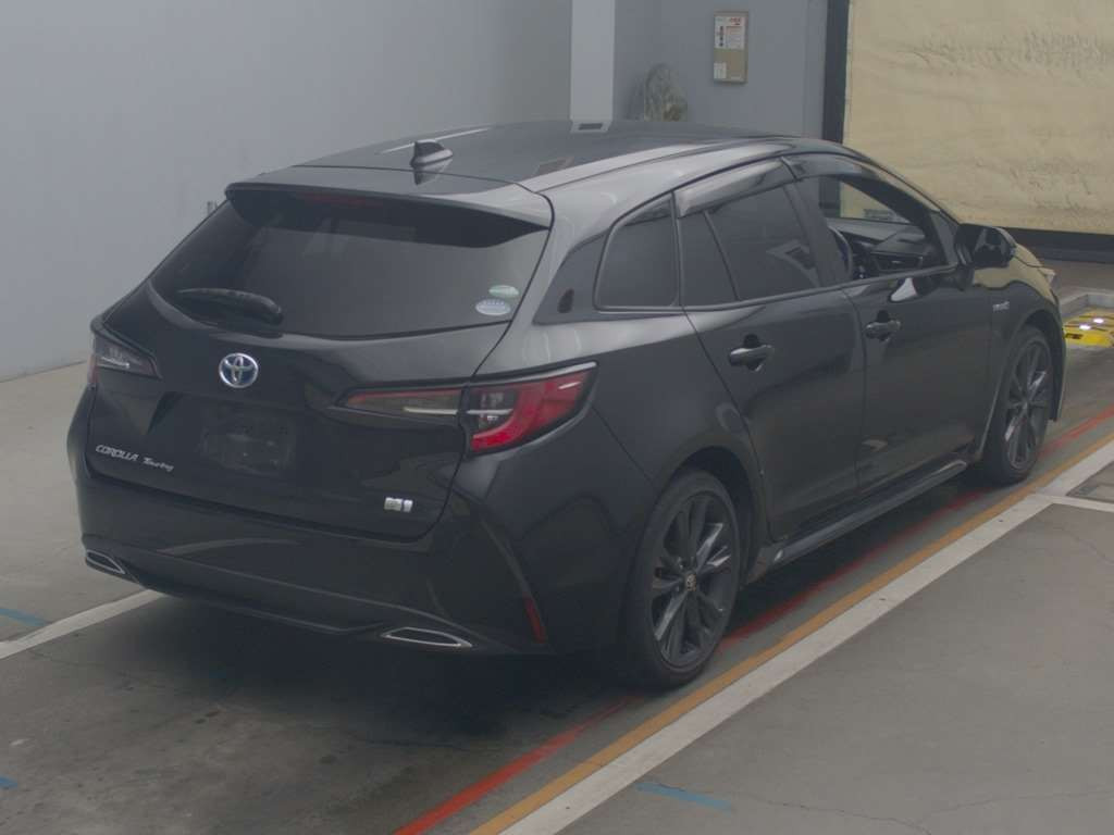 2020 Toyota Corolla Touring Wagon ZWE211W[1]