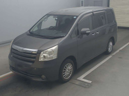 2009 Toyota Noah