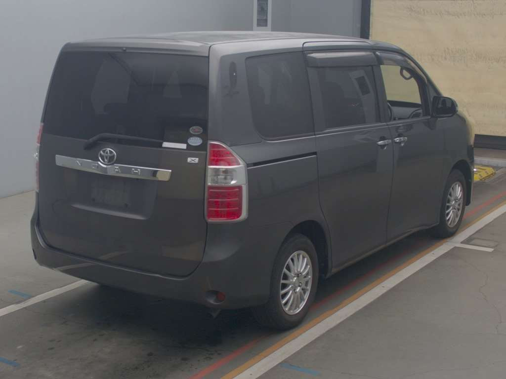 2009 Toyota Noah ZRR70G[1]