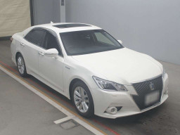 2014 Toyota Crown Hybrid