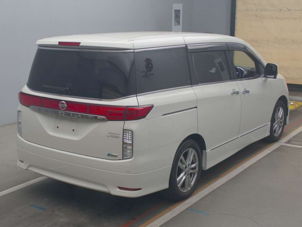 2010 Nissan Elgrand TE52[1]