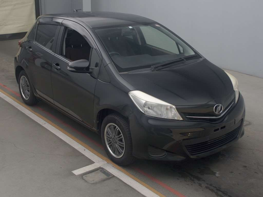 2011 Toyota Vitz KSP130[2]