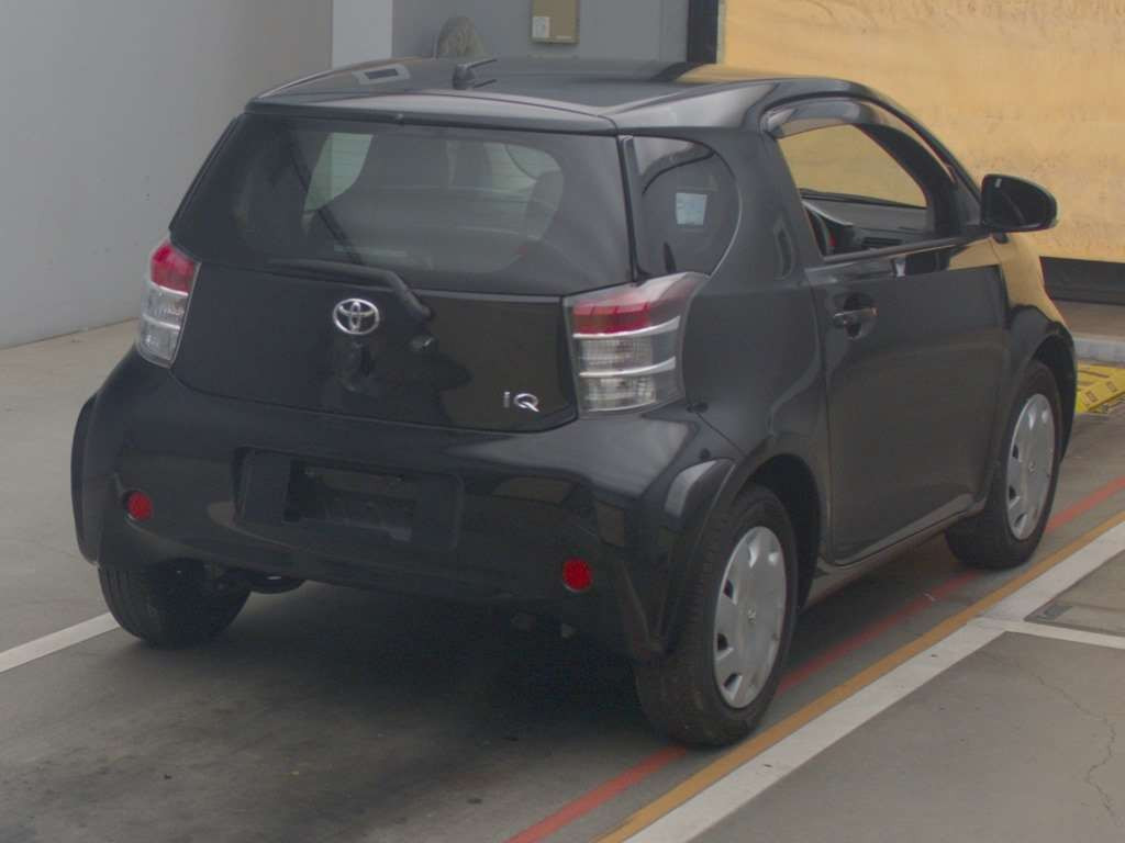 2009 Toyota iQ KGJ10[1]