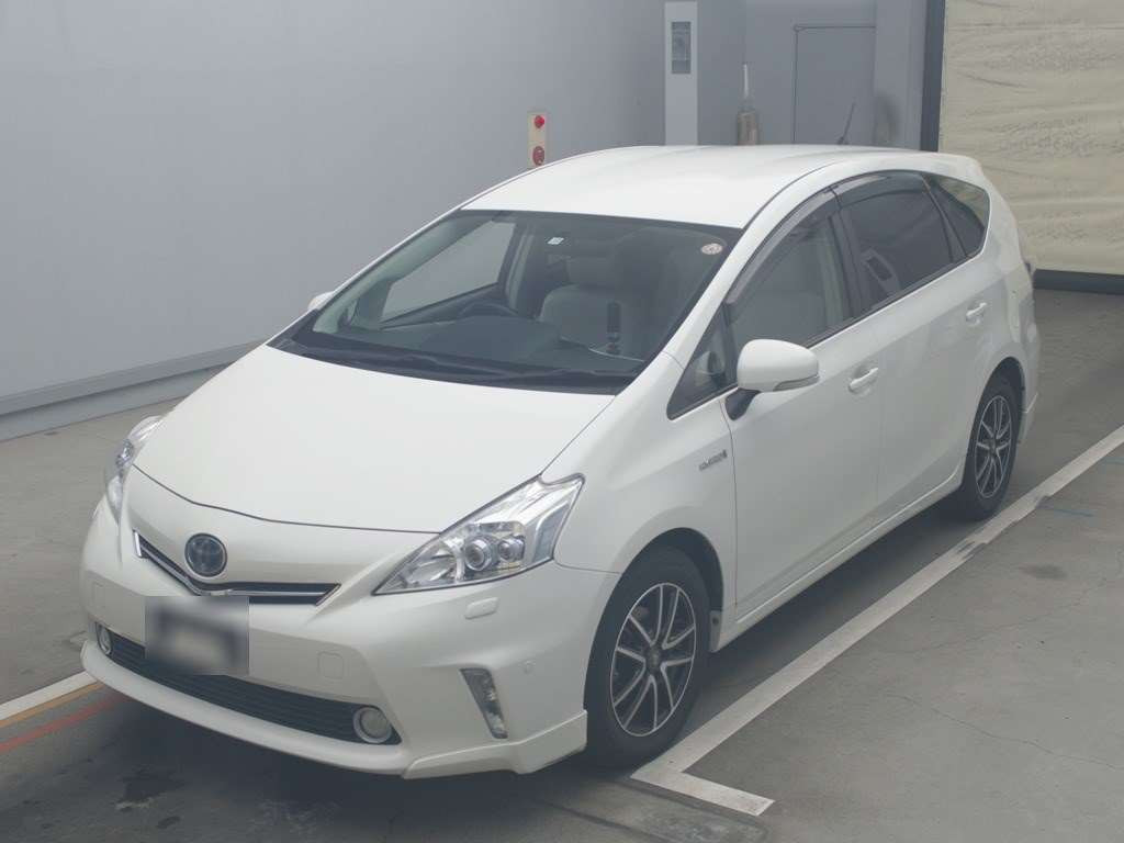 2011 Toyota Prius alpha ZVW41W[0]