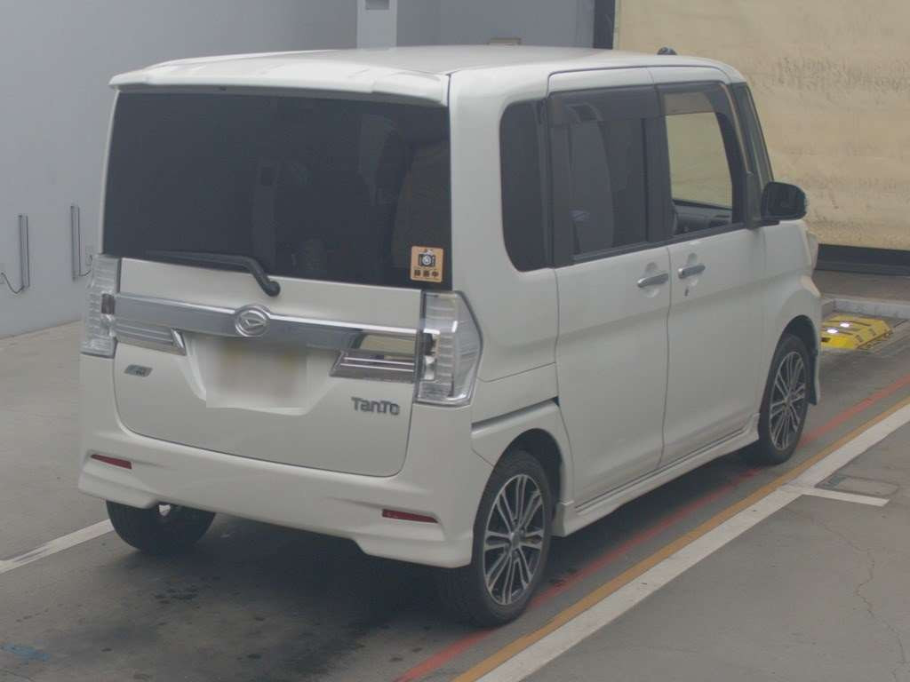 2014 Daihatsu Tanto Custom LA600S[1]