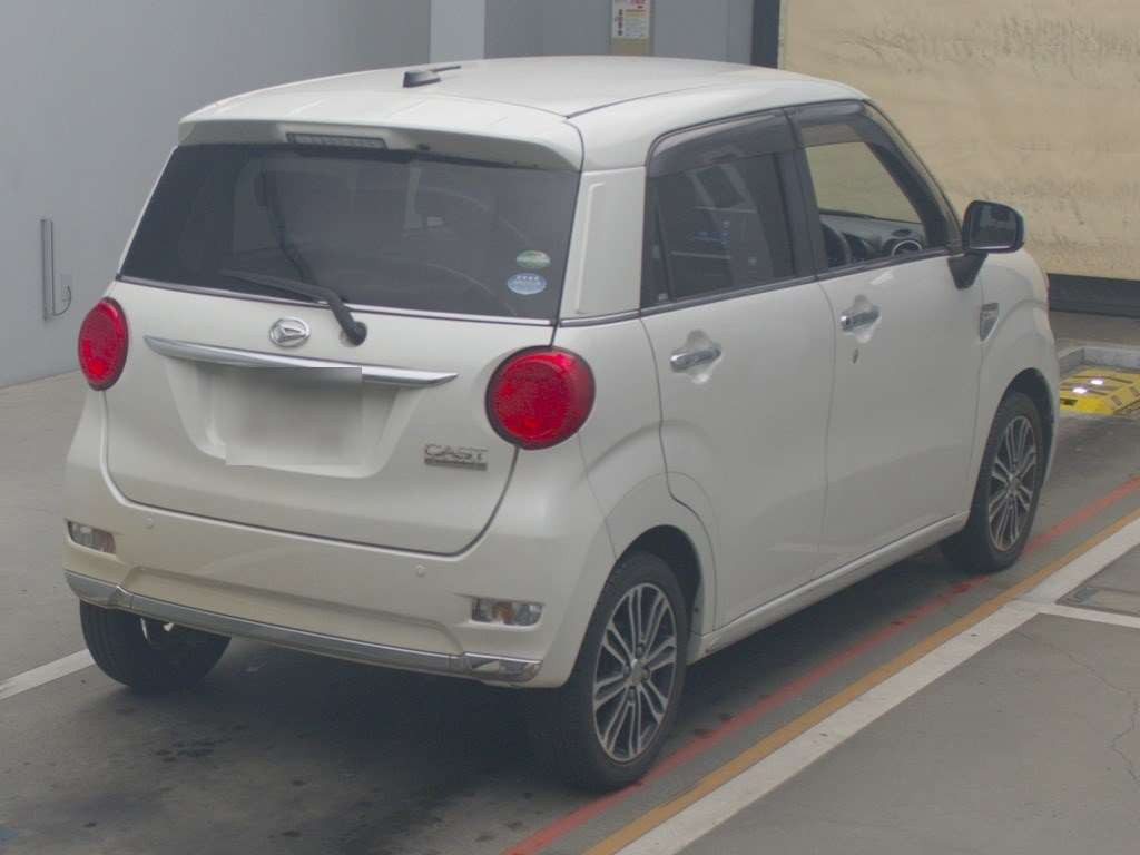 2015 Daihatsu Cast LA250S[1]