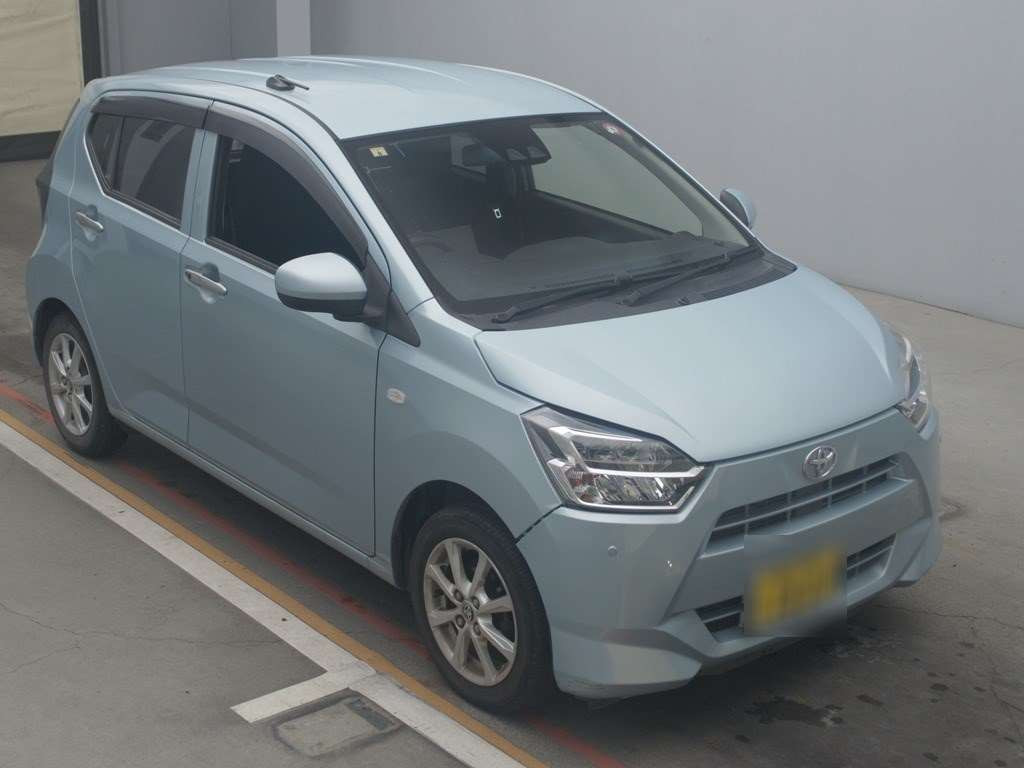 2018 Toyota Pixis Epoch LA350A[2]