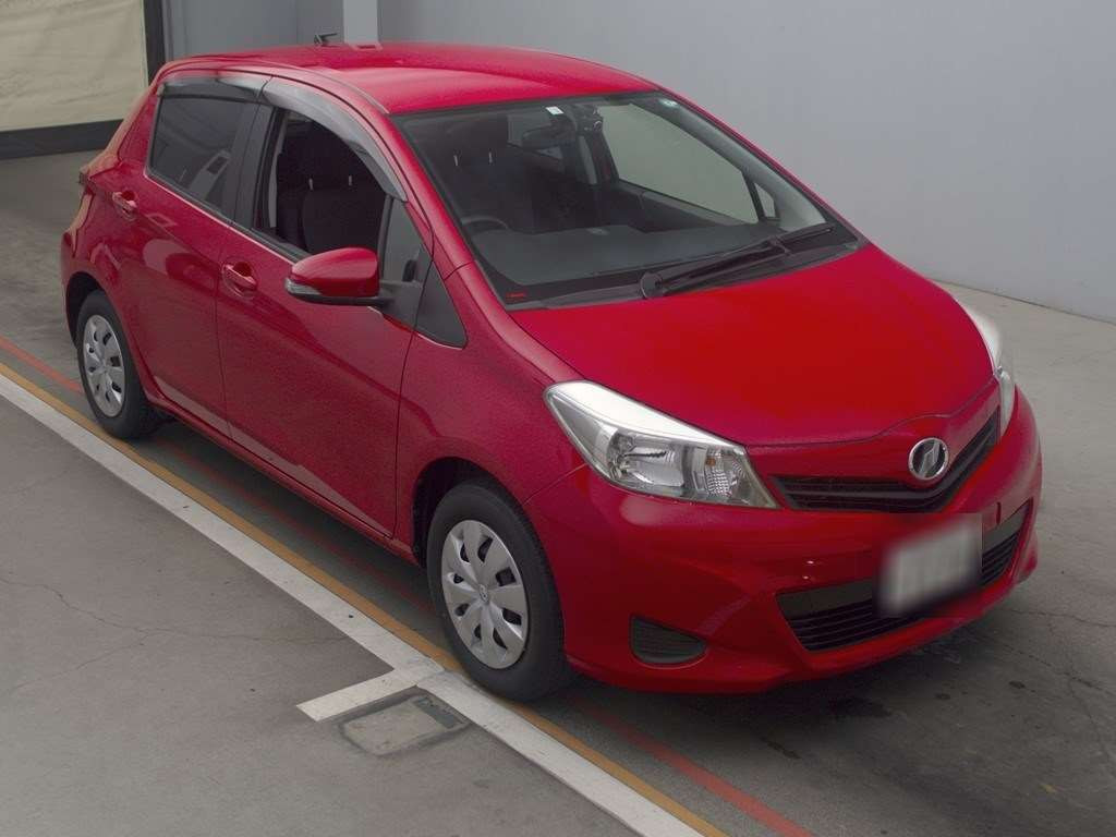 2014 Toyota Vitz NSP130[2]