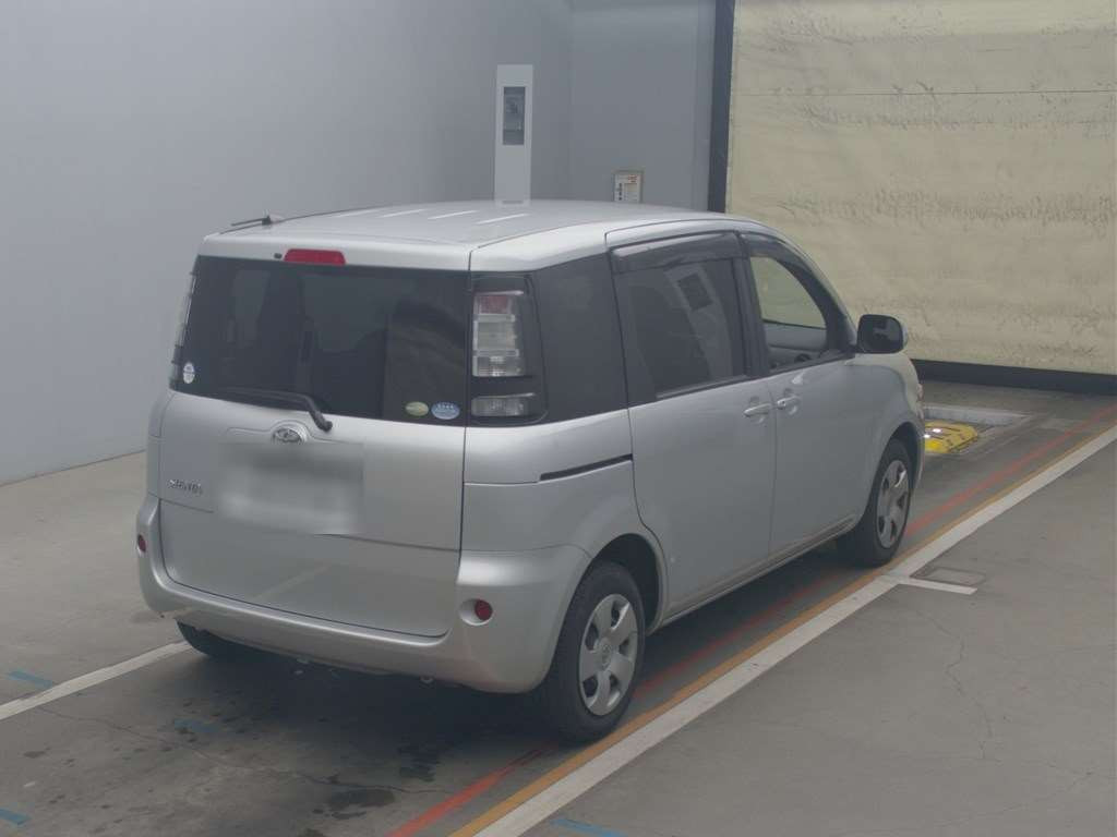 2011 Toyota Sienta NCP81G[1]