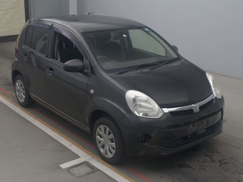 2015 Toyota Passo KGC30[2]