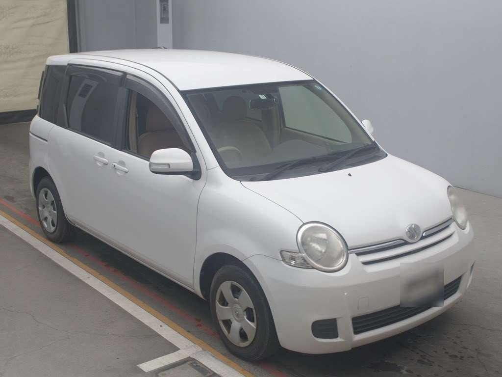 2011 Toyota Sienta NCP81G[2]