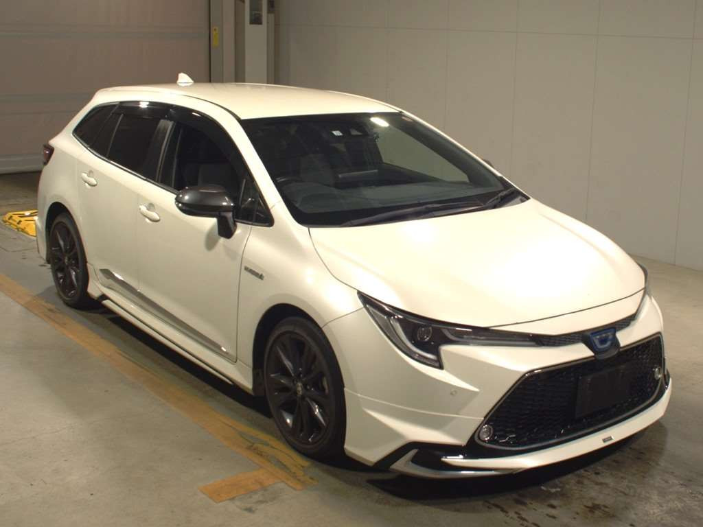 2019 Toyota Corolla Touring Wagon ZWE211W[2]